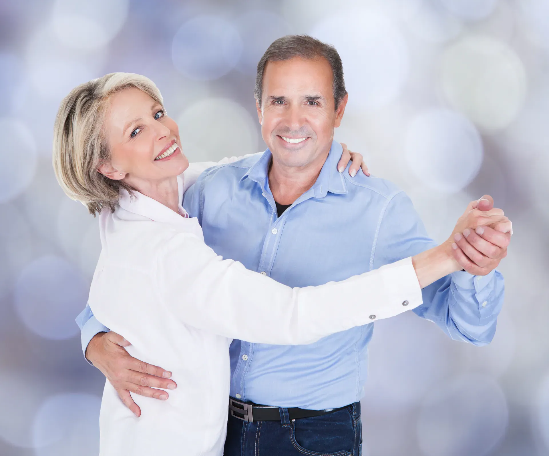 Senioren-Paar tanzt beim Mi Danza Kurs in der Tanzschule Falkensee