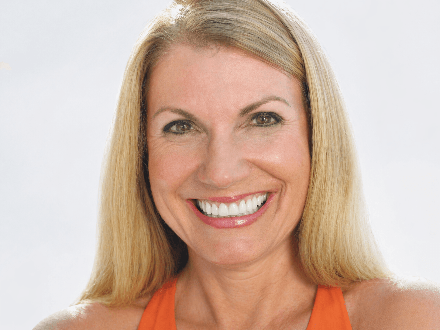 Senioren-Paar tanzt beim Mi Danza Kurs in der Tanzschule Falkensee